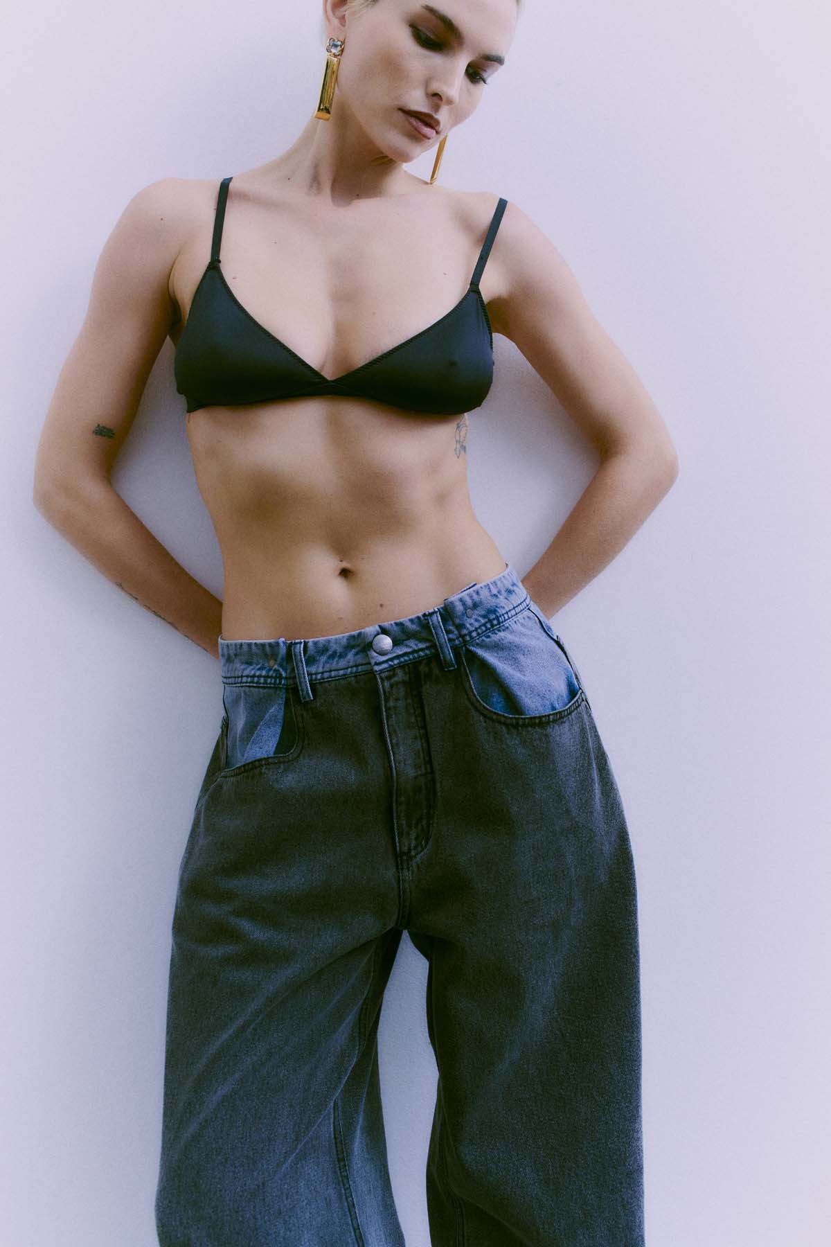 CMCHARLEE - DENIMJEANS I SORT OG BLÅ