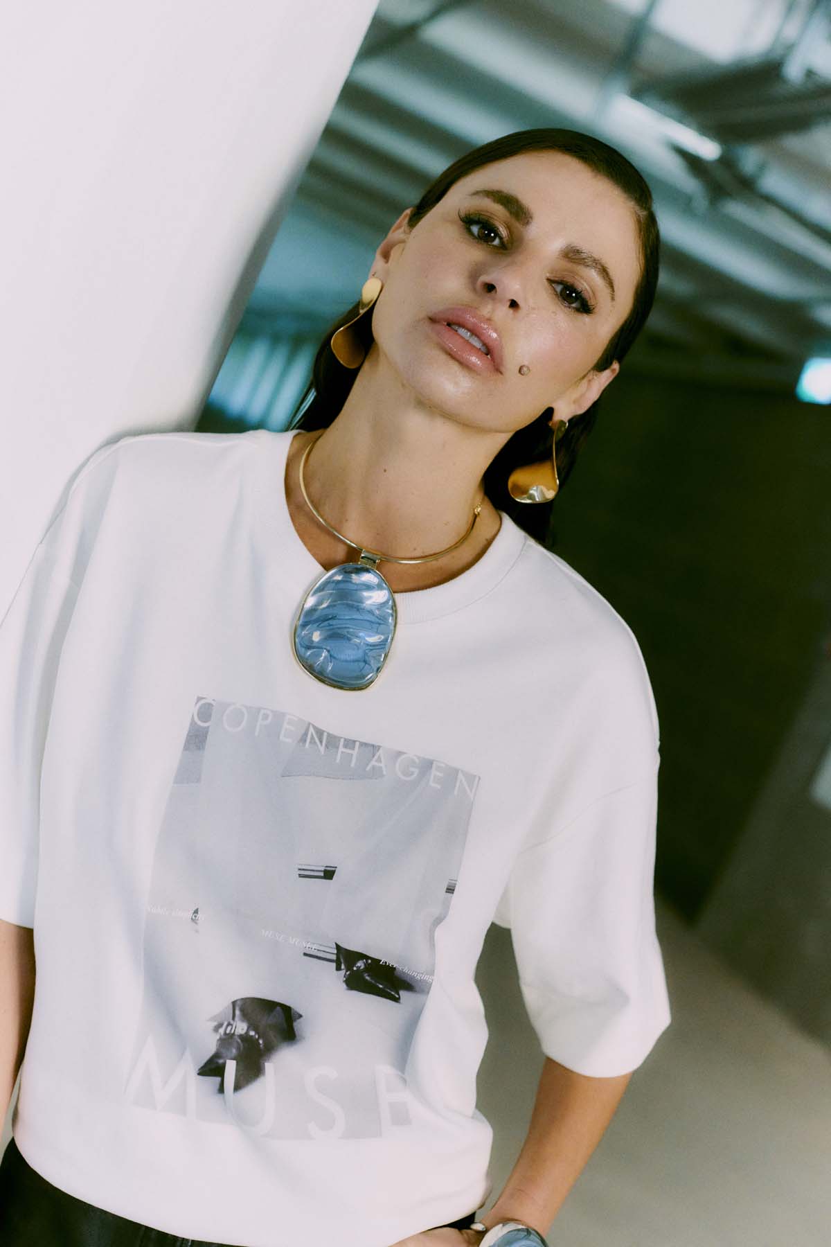CMMUSE - T-SHIRT I RÅHVID