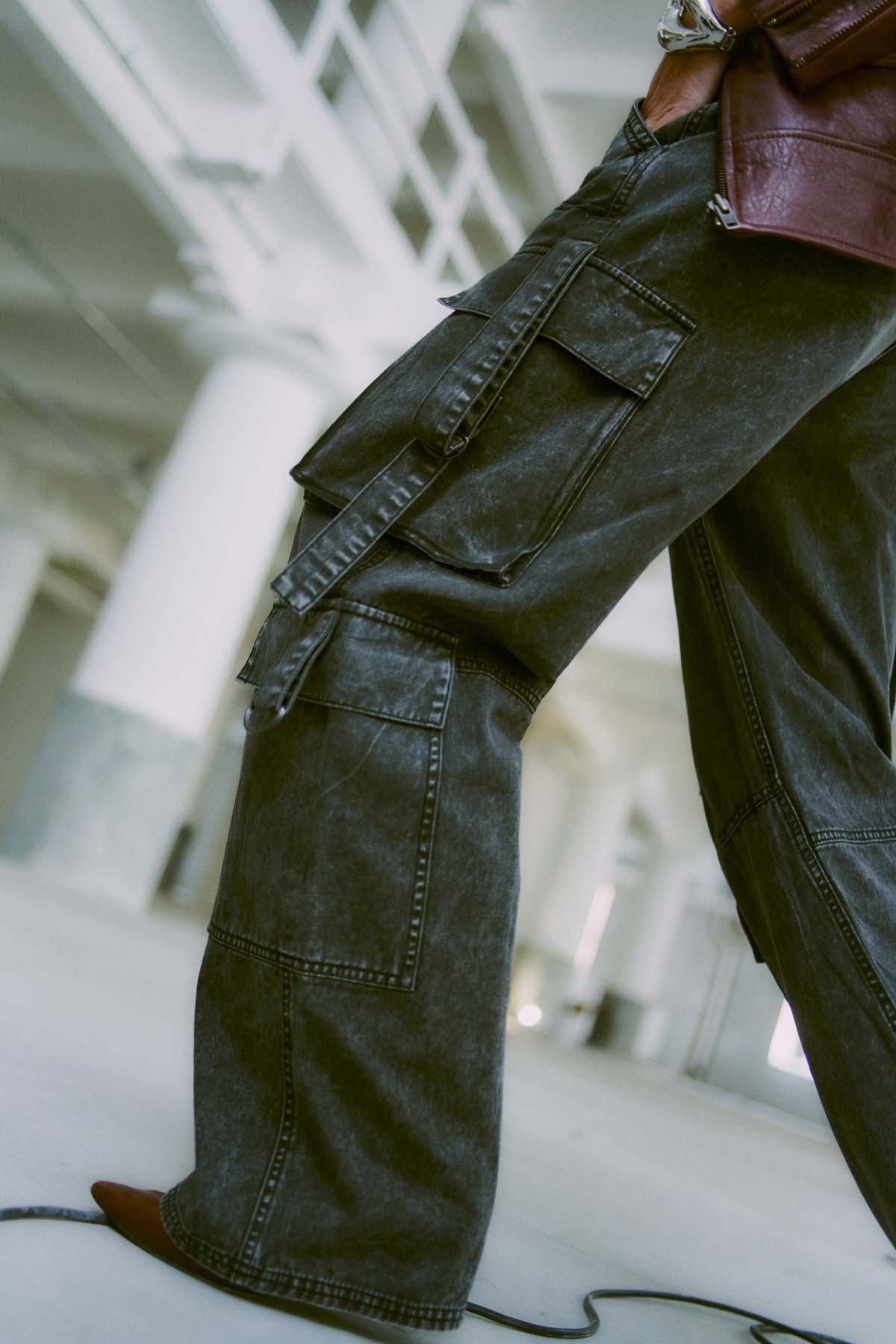 CMJENNI - HØJTALJEDE JEANS I SORT