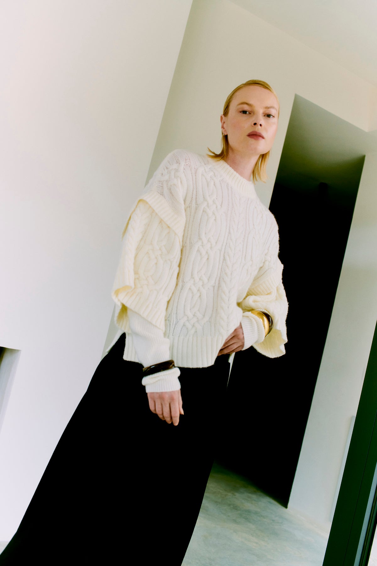 CMYARI - STRIKKET PULLOVER I HVID