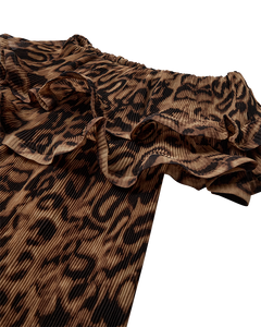 CMKIRA - PLISSERET OFF-SHOULDER KJOLE I LEOPARD