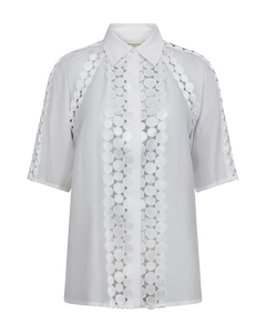 CMMOLLY - SKJORTE MED CUT-AND-SEW BLONDER I HVID