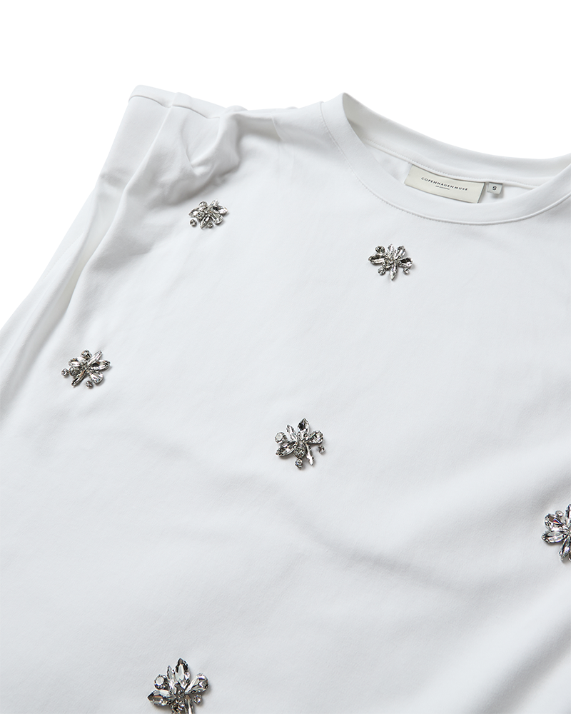 CMMUSE - T-SHIRT MED SIMILISTEN I HVID